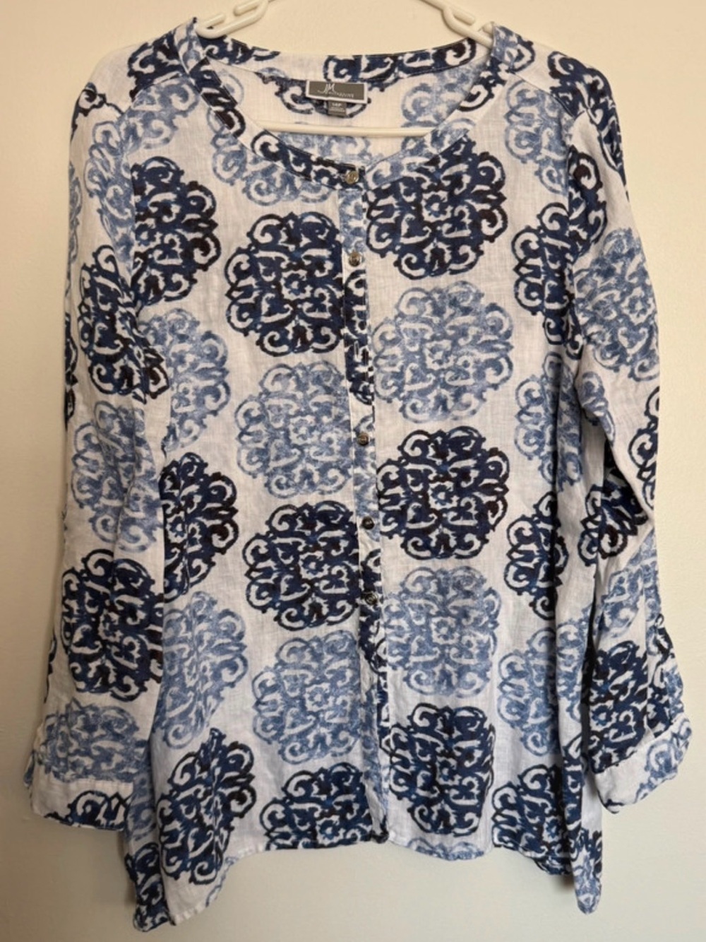 JM Collection White Button-Front with Blue Medallion Print*MISSING ONE BUTTON*